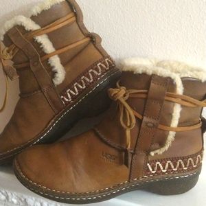 Ugg Rhianne Moccasin Tribal Style Boot RARE SN 5180